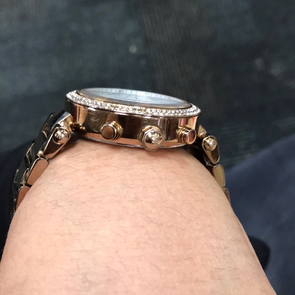 Michael Kors Rose Gold Watch - Picture 5 of 5